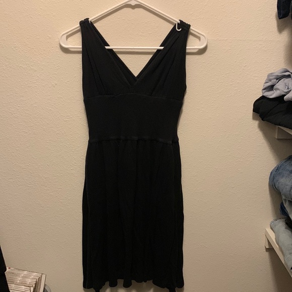 Diane Von Furstenberg Dresses & Skirts - diane von furstenbers black repaired dress size 4